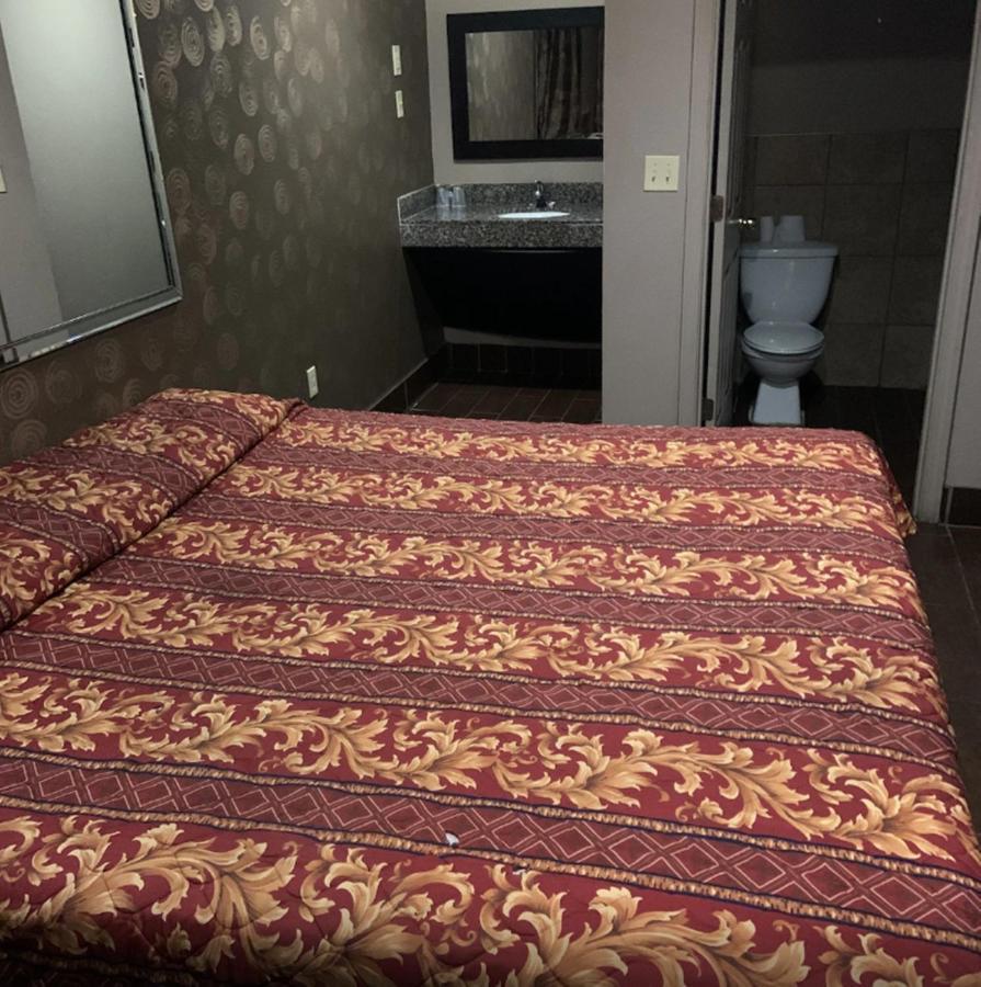 Royal Relax Inn Fairmont City Dış mekan fotoğraf